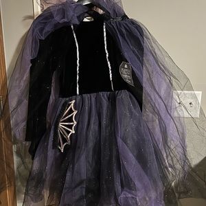 Pottery Barn Kids Vampire Costume size 11-12. NWT Halloween